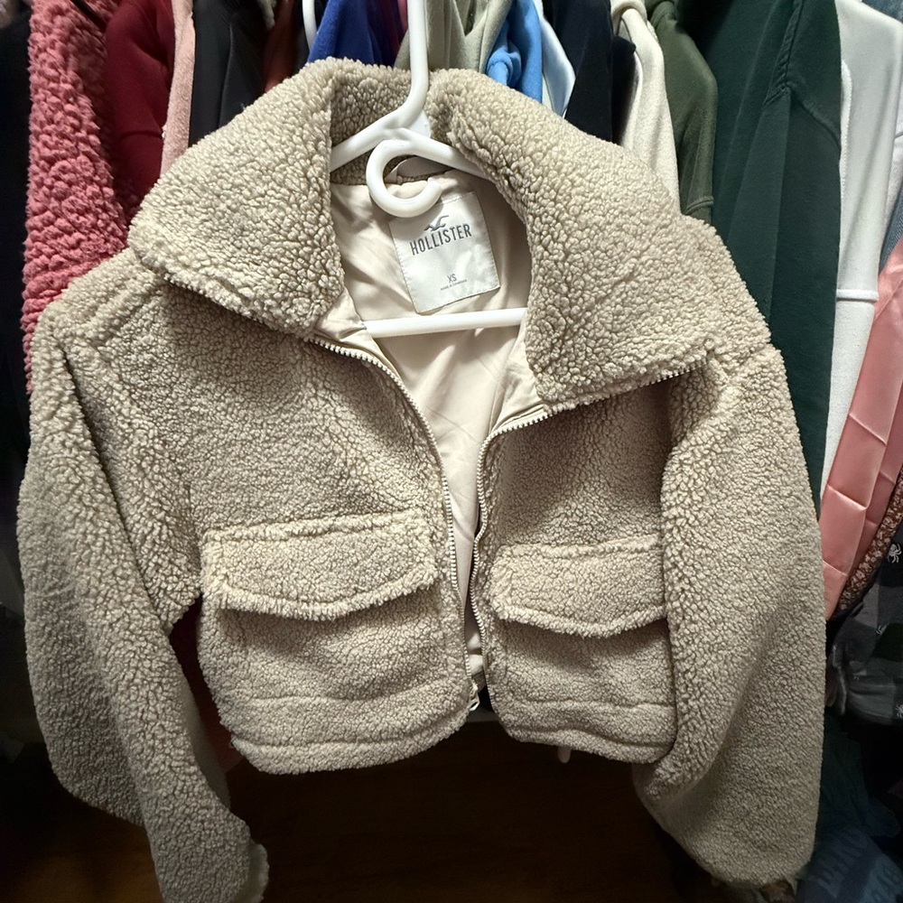 Hollister Beige Sherpa Puffer Jacket